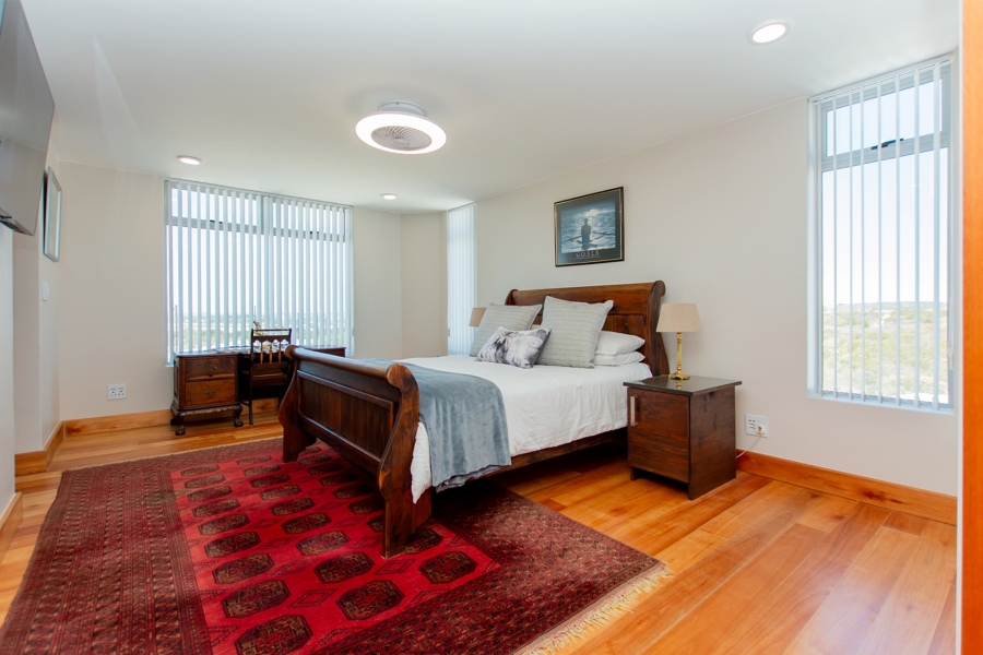 5 Bedroom Property for Sale in Paradise Beach Western Cape